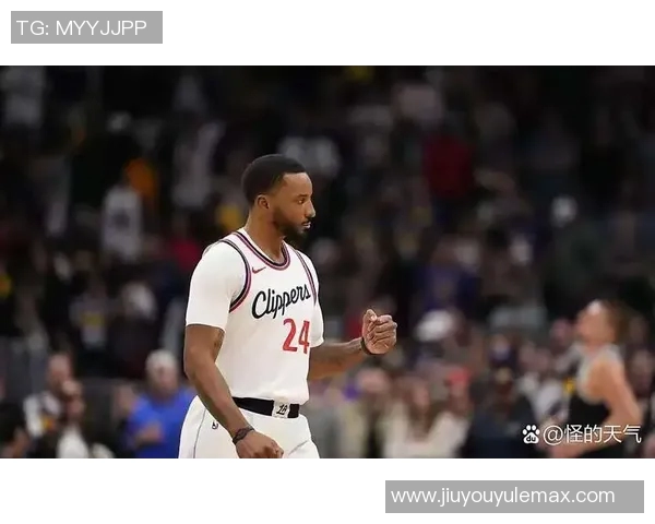 哈克斯称赞鲍威尔球风独特作为老将他让队友们更轻松发挥 哈克斯称赞鲍威尔球风独特作为老将他让队友们更轻松发挥