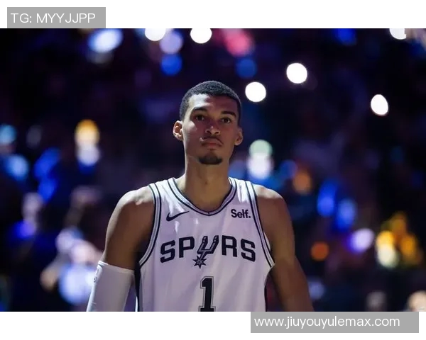 文班亚马再创佳绩27分18篮板6助攻5封盖展现超凡实力与稳定表现