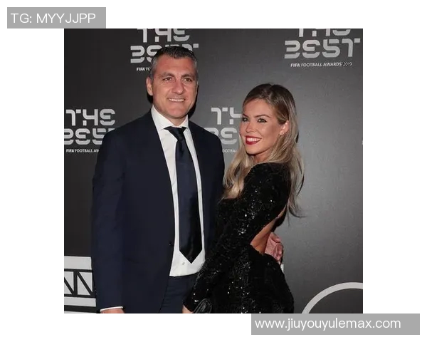 传奇球星重聚维耶里社交媒体分享与大罗巴乔马特拉齐托蒂合影瞬间